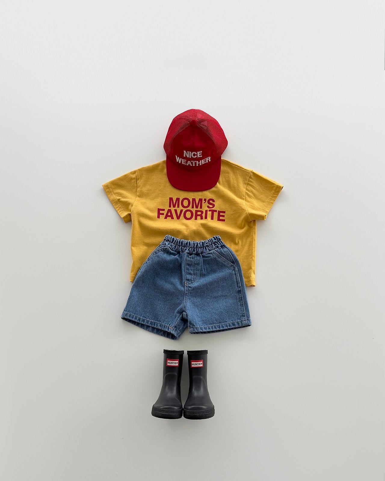 [PRE-ORDER] Mom's Favorite Tee