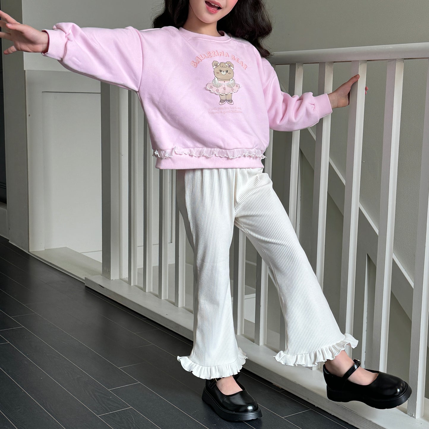 [PRE-ORDER] Ballet bear frill sweatshirt