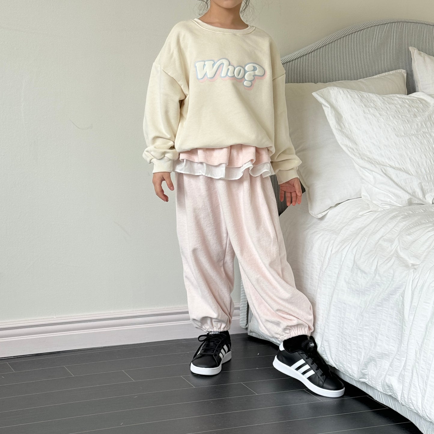 [PRE-ORDER] Who sweatshirt