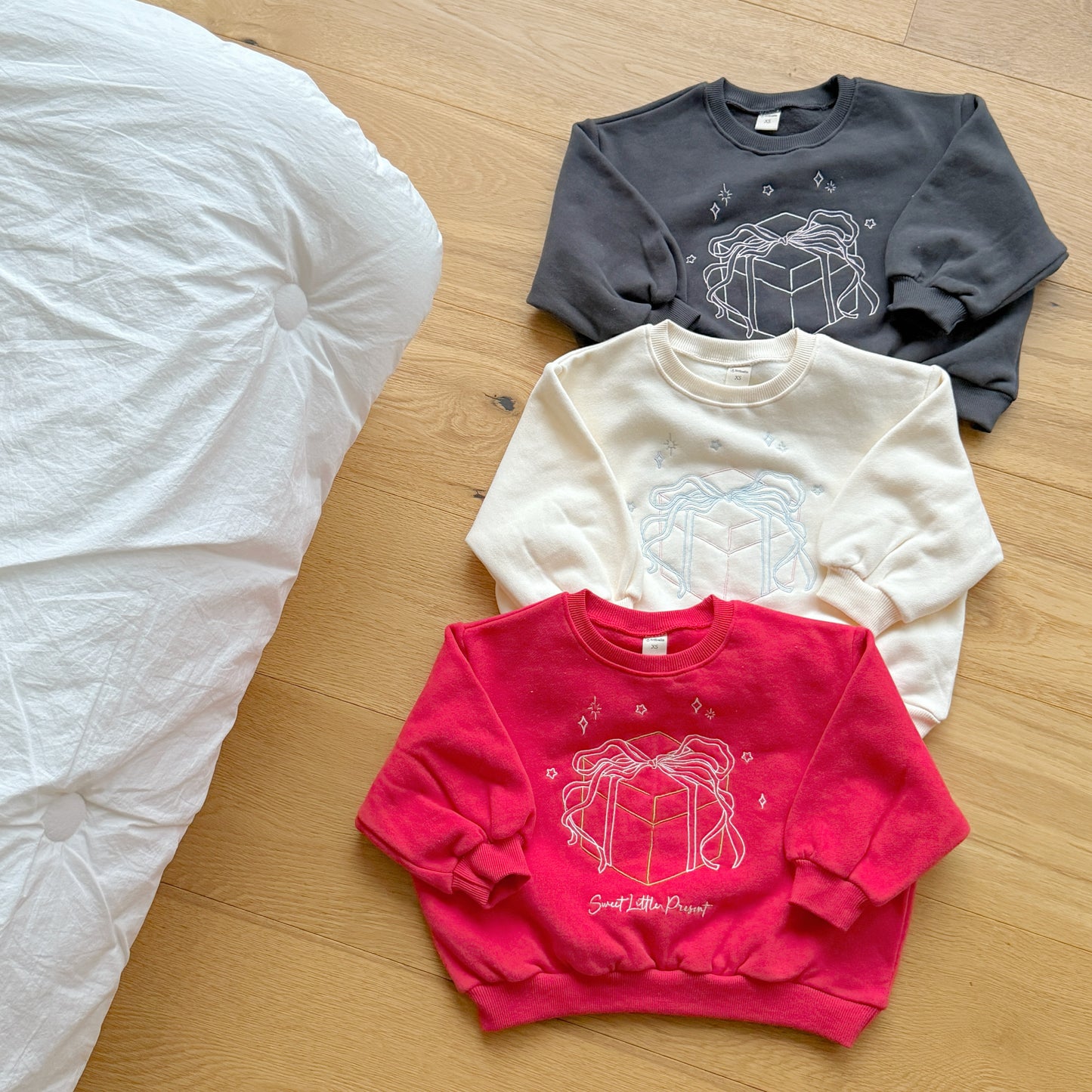 [PRE-ORDER] Gift Box Sweatshirt