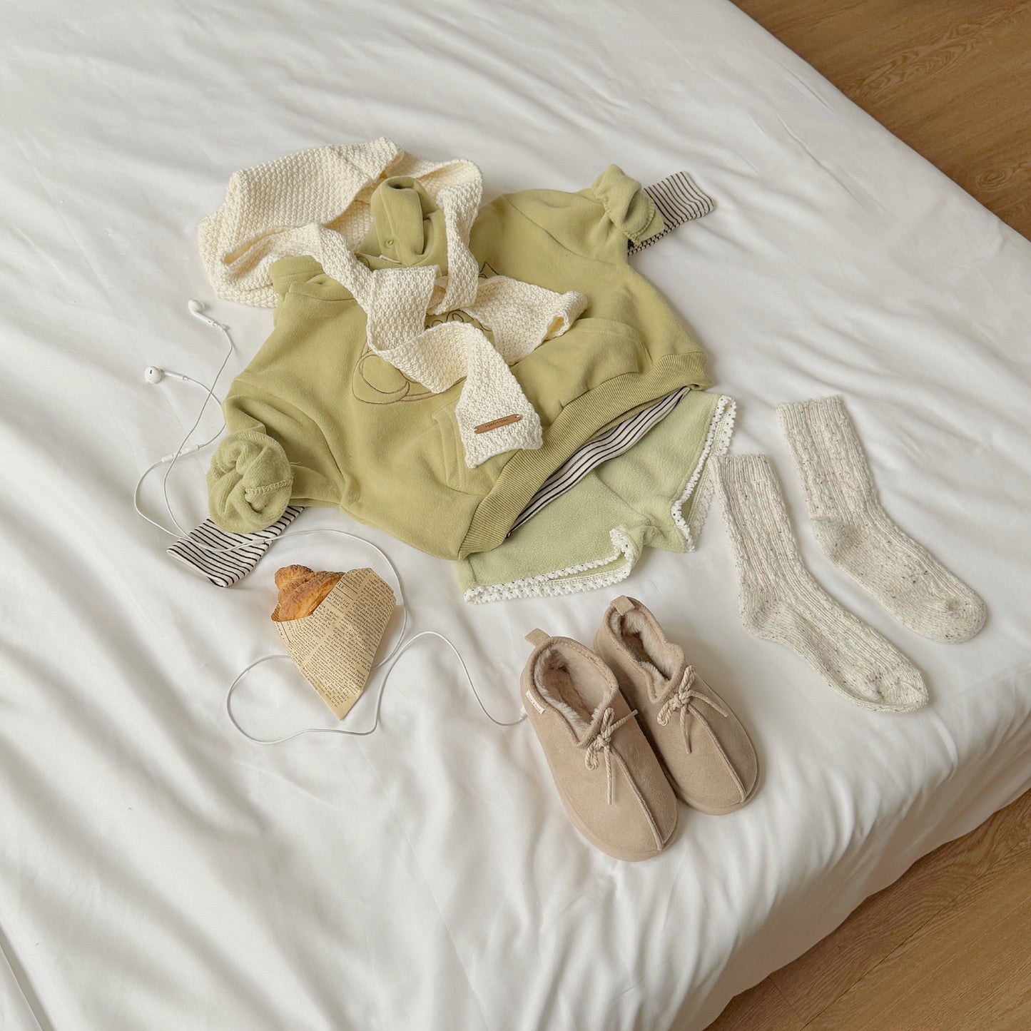 [PRE-ORDER] 1+1 Warm Turtle Tee