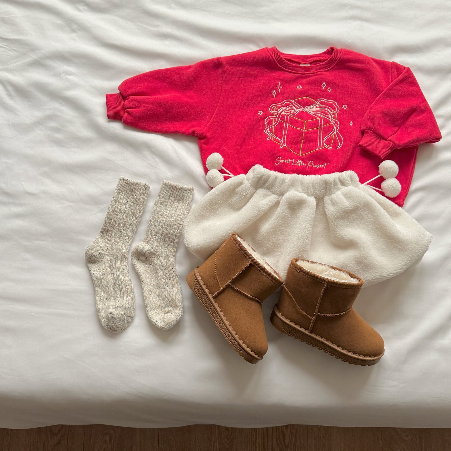 [PRE-ORDER] Gift Box Sweatshirt