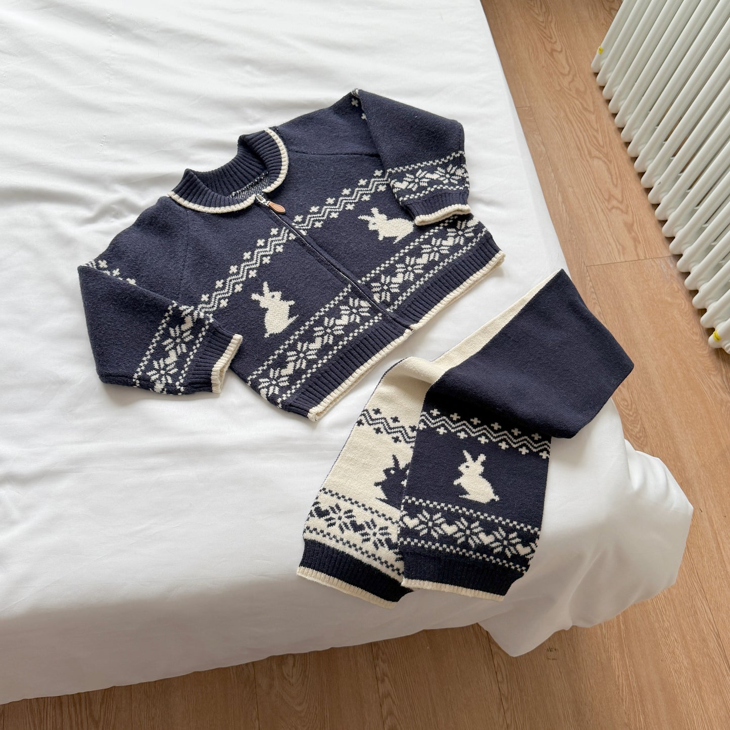 [PRE-ORDER] Bunny Nordic Knit Zip-up