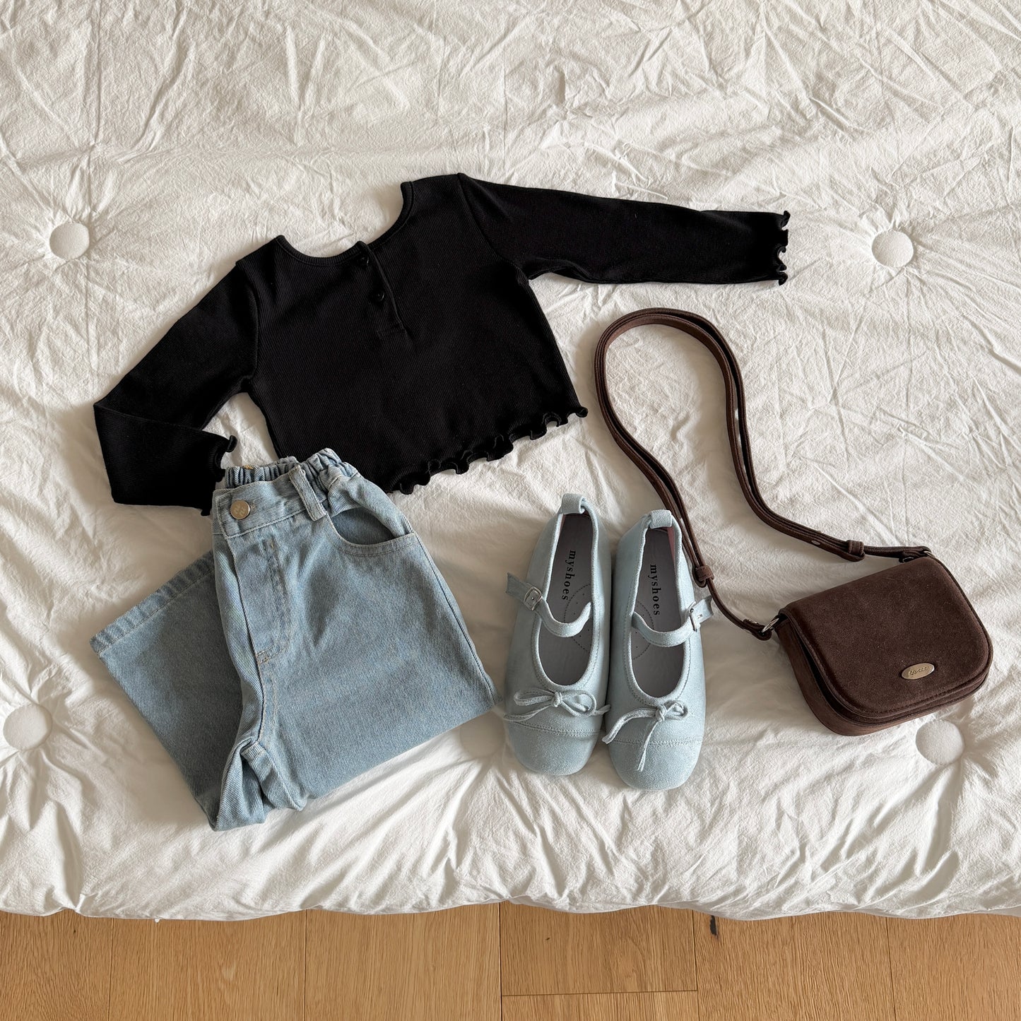 [PRE-ORDER] Heart Button X Tee