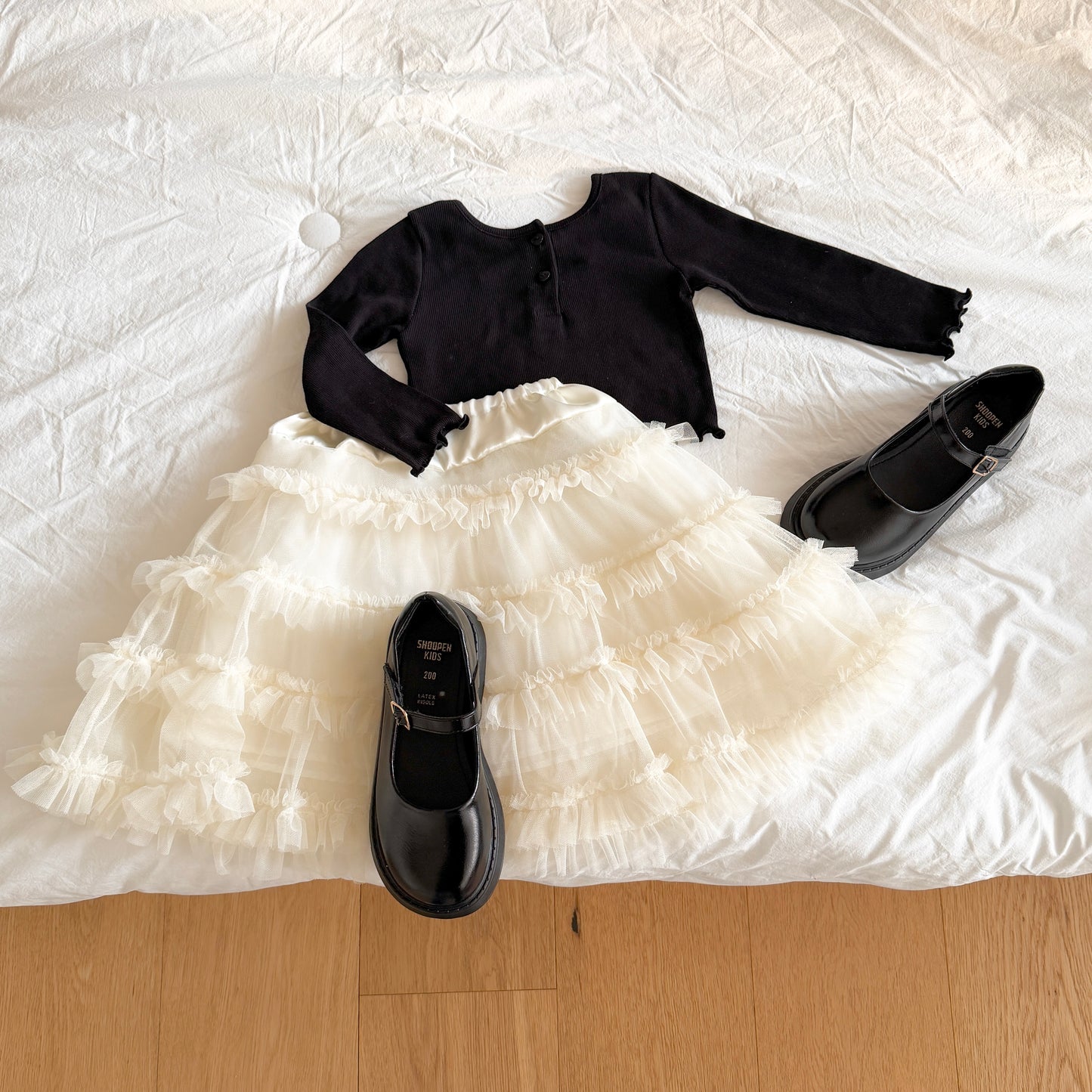 [PRE-ORDER] Heart Button X Tee