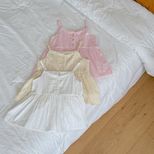 [PRE-ORDER] Milk sleeveless blouse