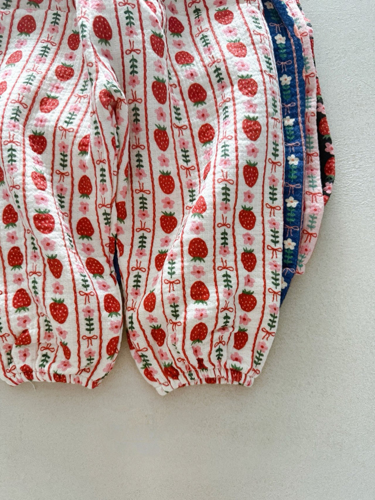 [PRE-ORDER] Strawberry Sausage Pants