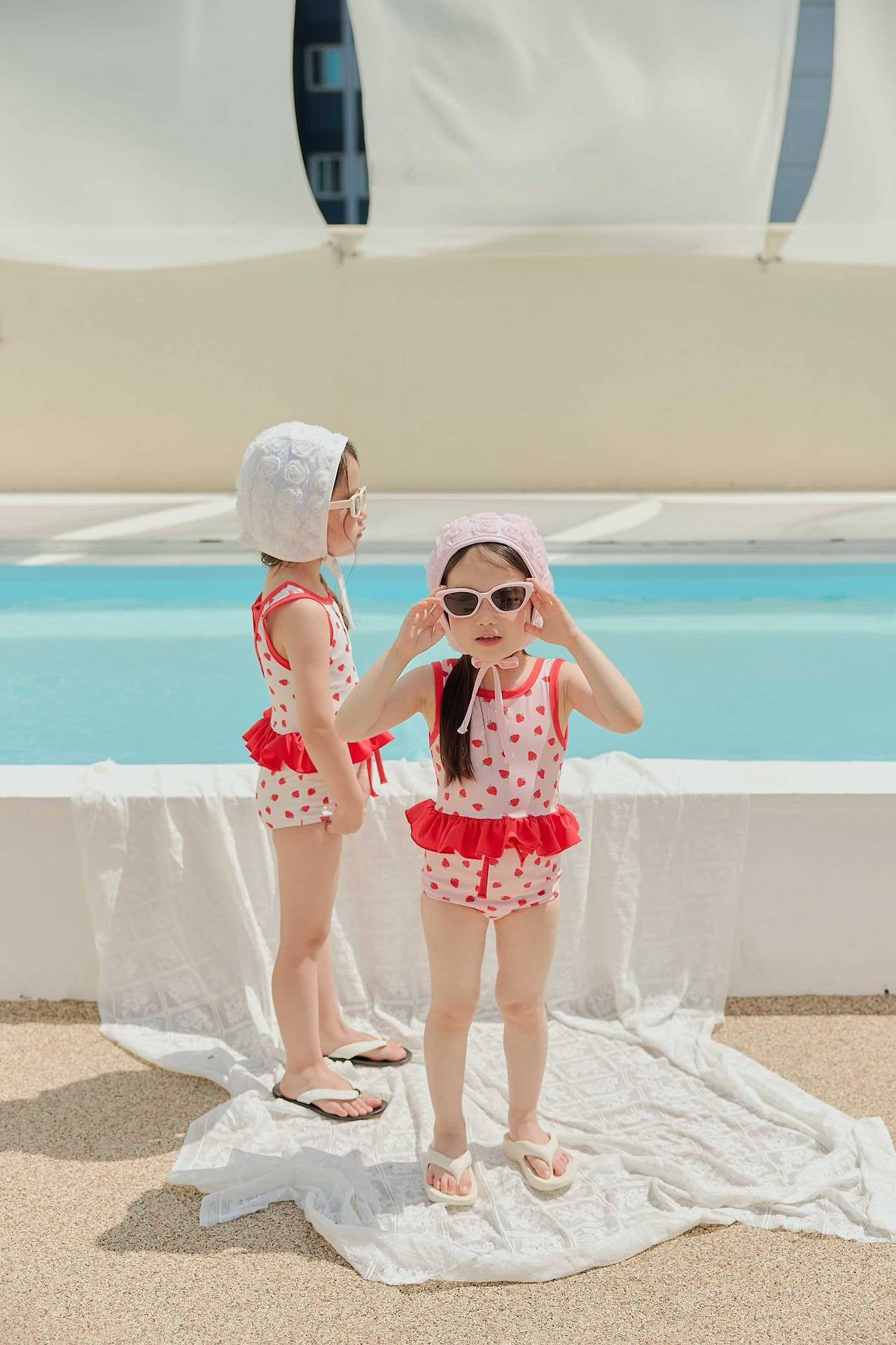 [PRE-ORDER] Strawberry Swim Set