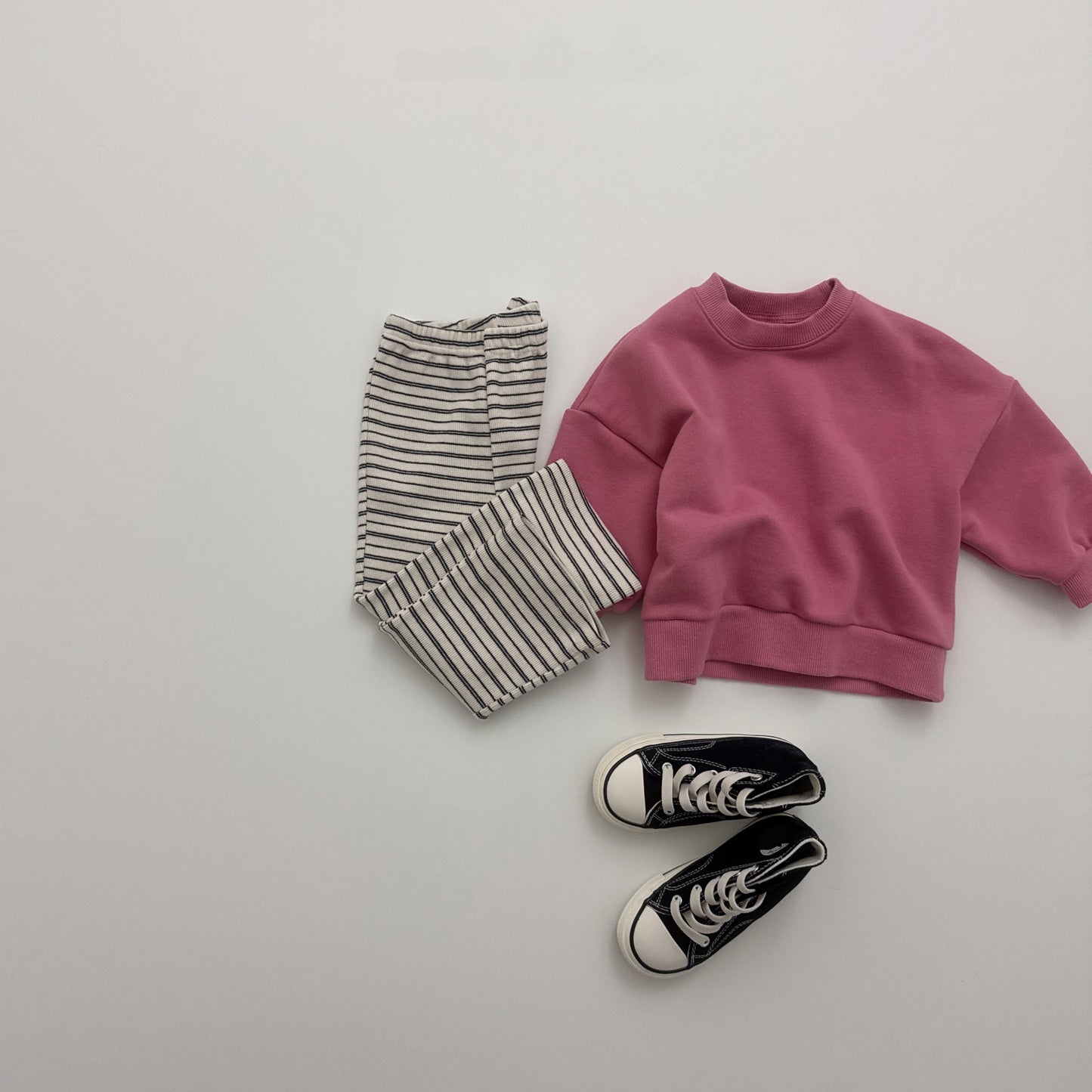 [PRE-ORDER] Snug Sweatshirt