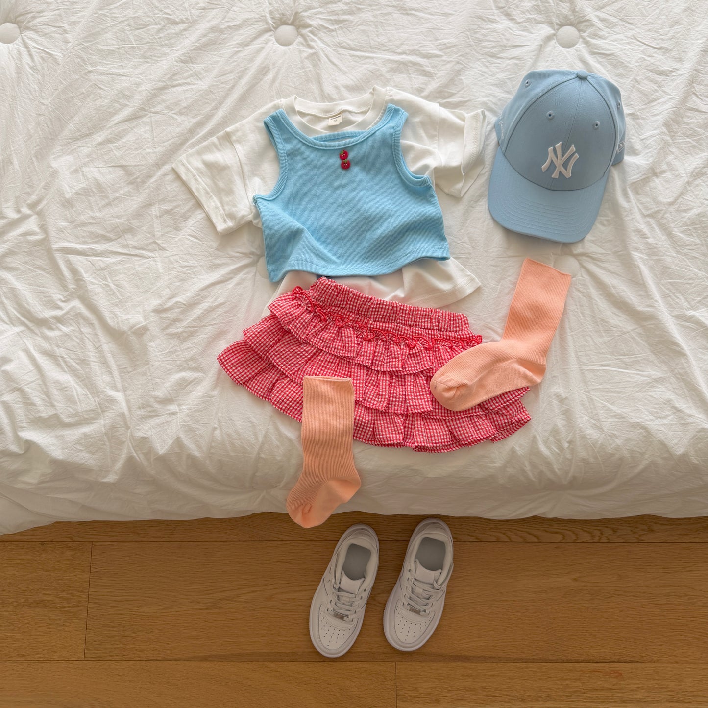 [PRE-ORDER] Tomato Button Sleeveless Top