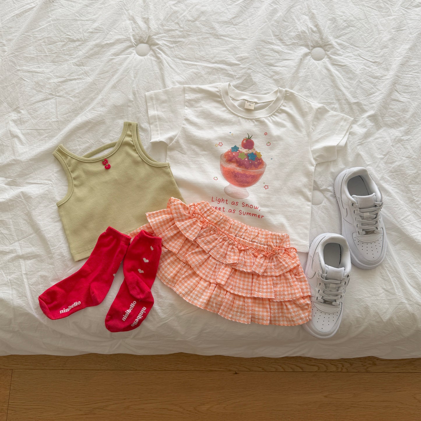 [PRE-ORDER] Tomato Button Sleeveless Top