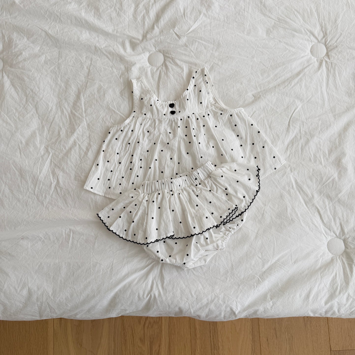 [PRE-ORDER] Bebe Bubble Pop Sleeveless Blouse