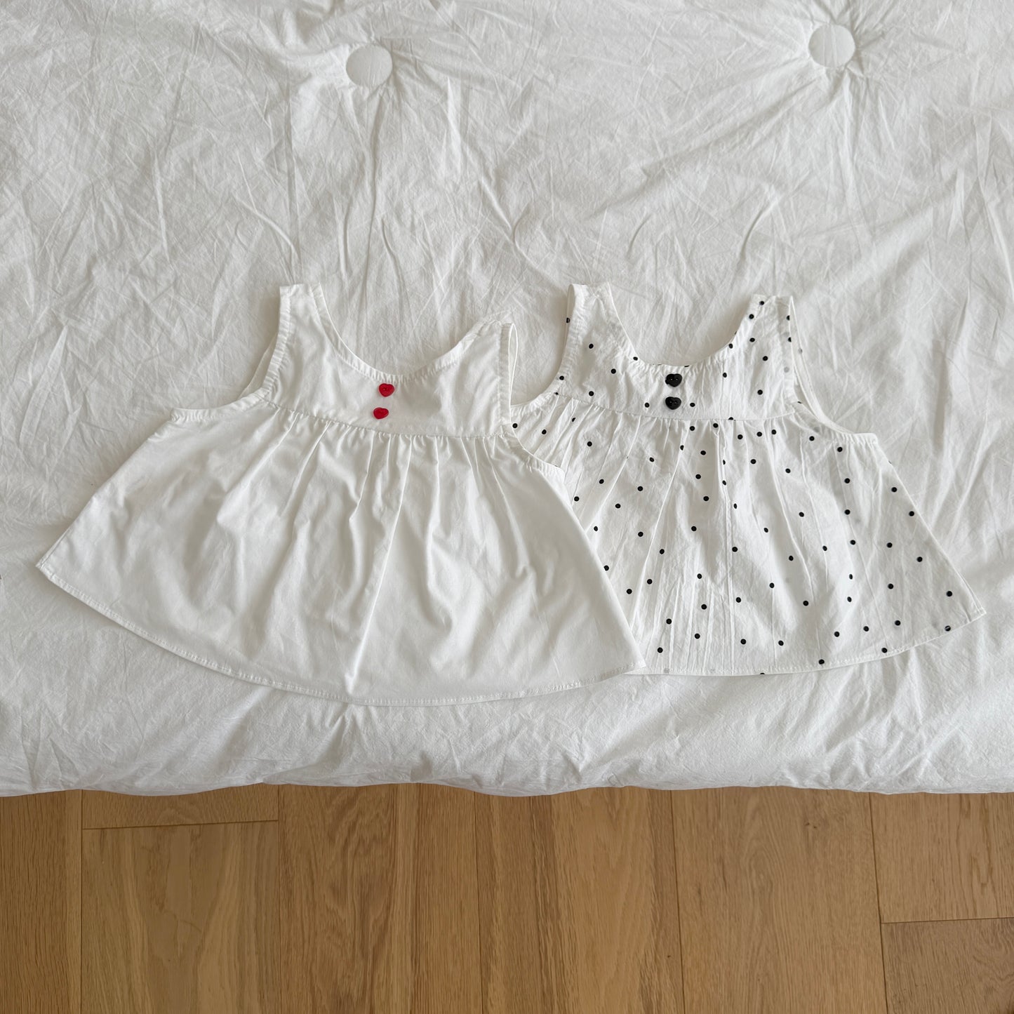 [PRE-ORDER] Bebe Bubble Pop Sleeveless Blouse