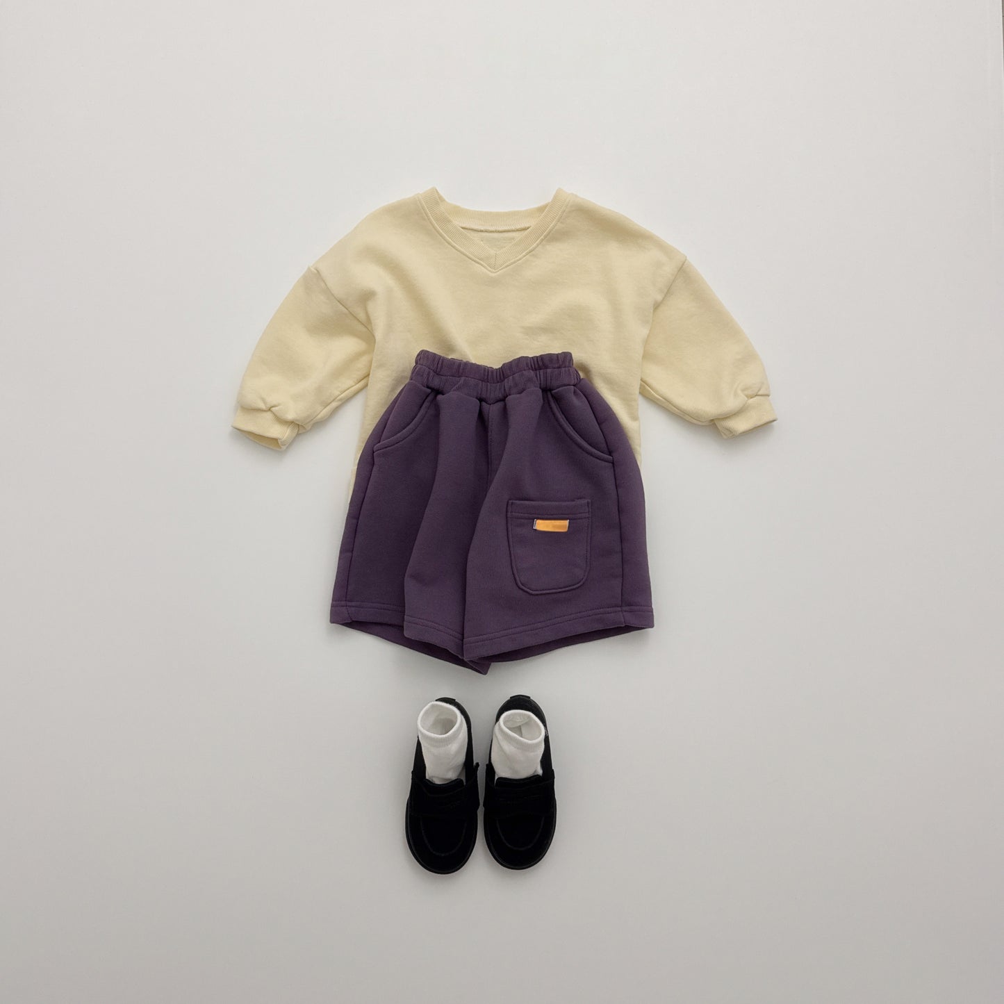 [PRE-ORDER] Beni V-neck Sweatshirt