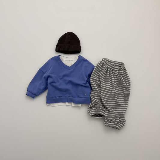 [PRE-ORDER] Beni V-neck Sweatshirt
