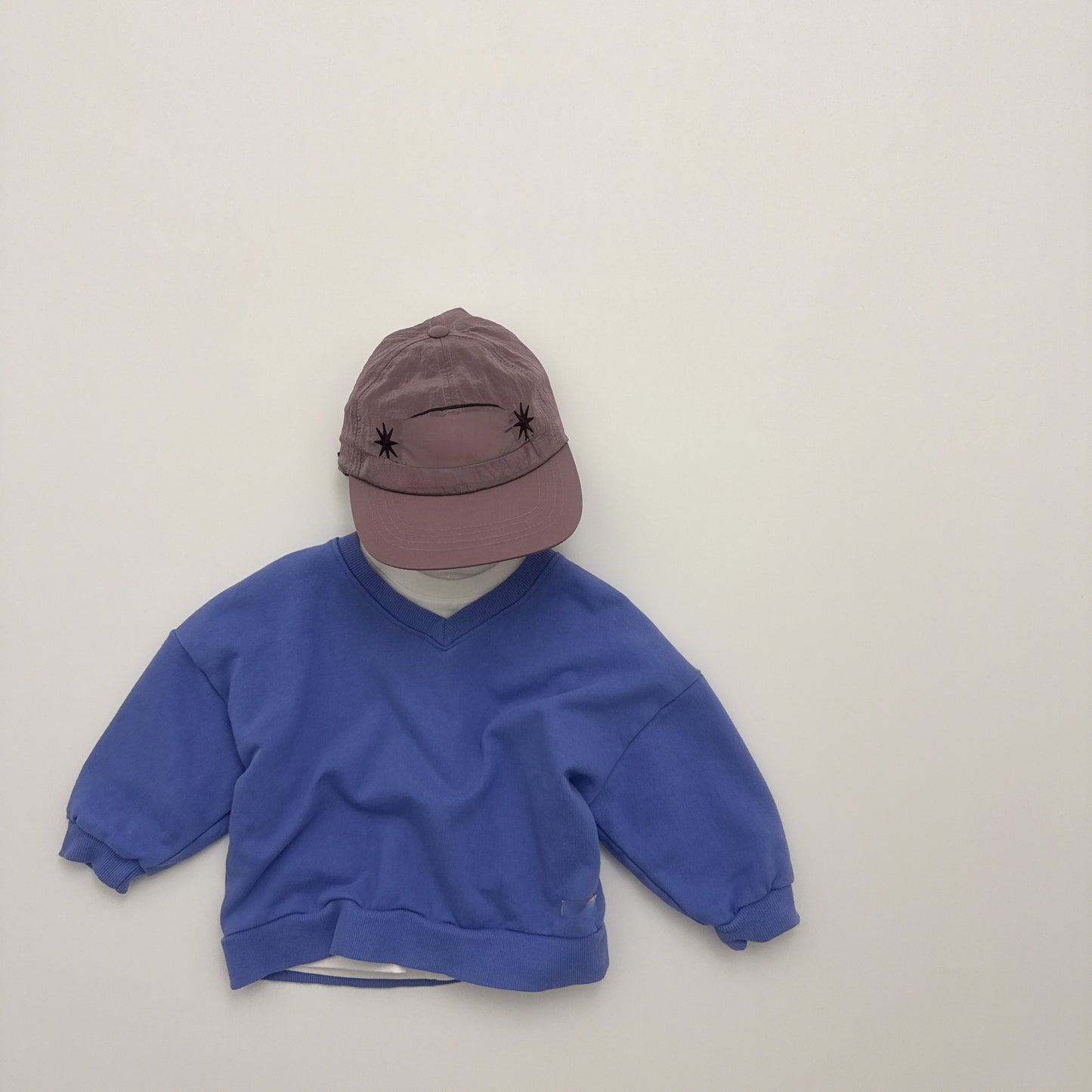 [PRE-ORDER] Beni V-neck Sweatshirt