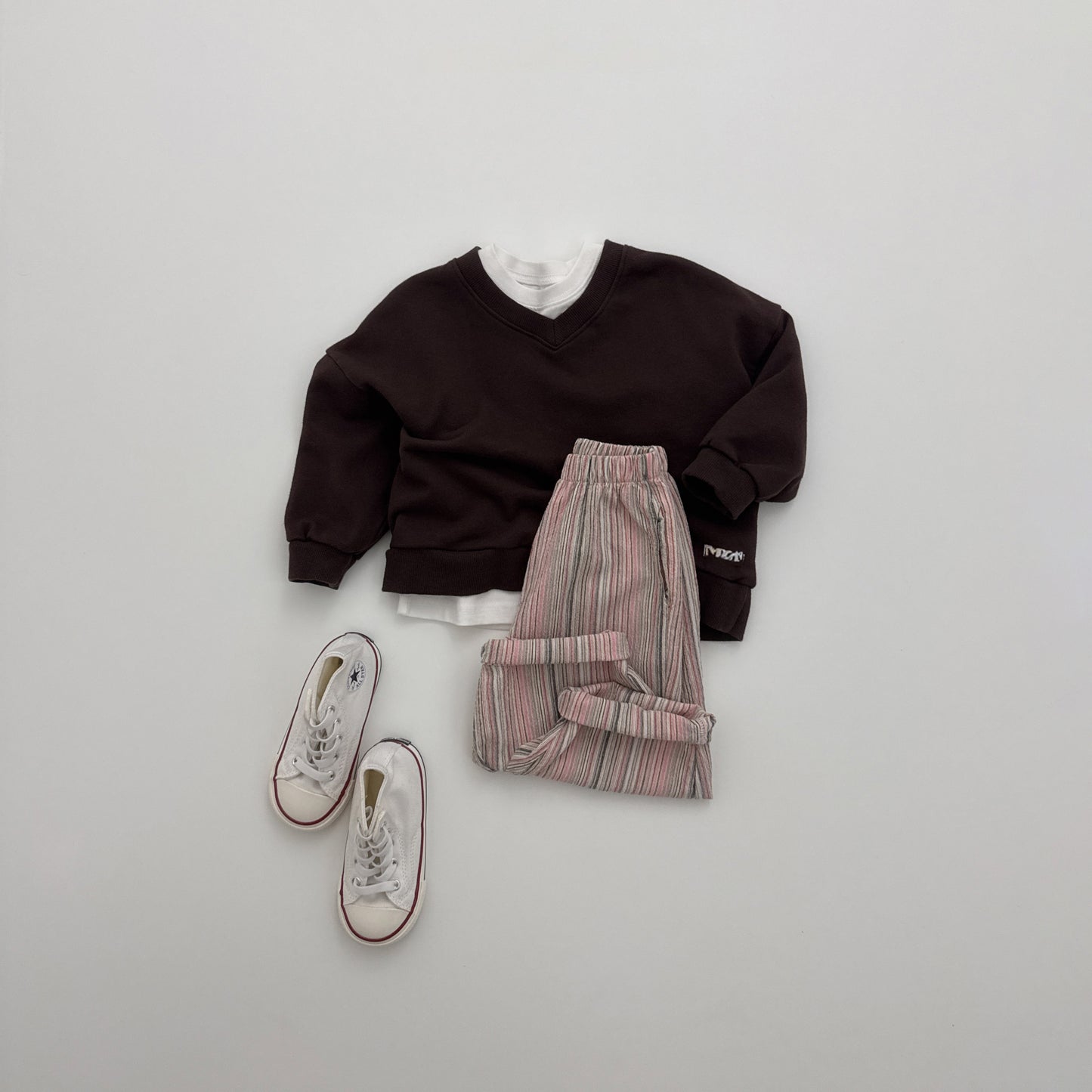 [PRE-ORDER] Beni V-neck Sweatshirt