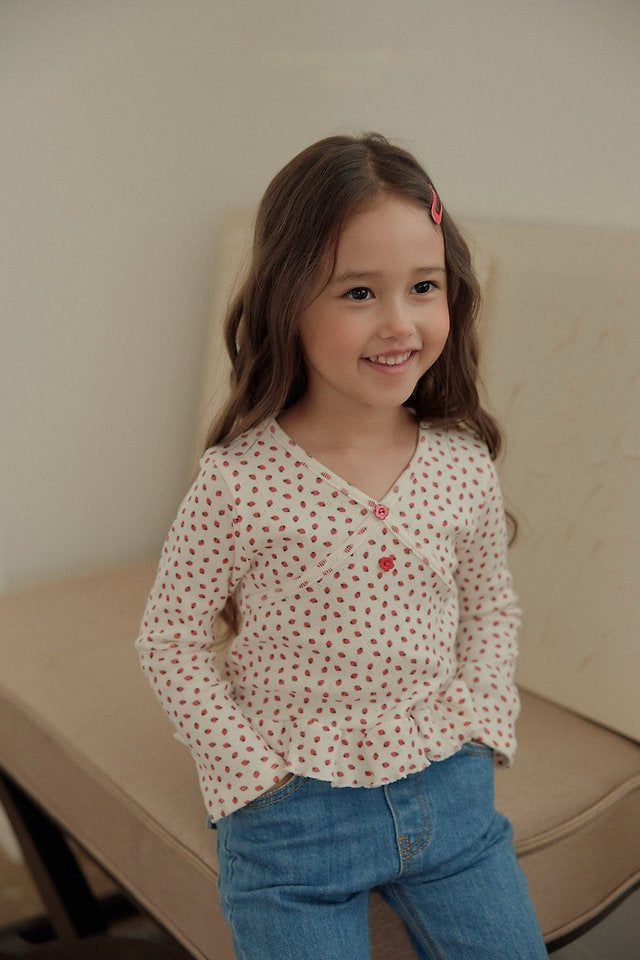 [PRE-ORDER] Mini Strawberry Long Sleeve Tee