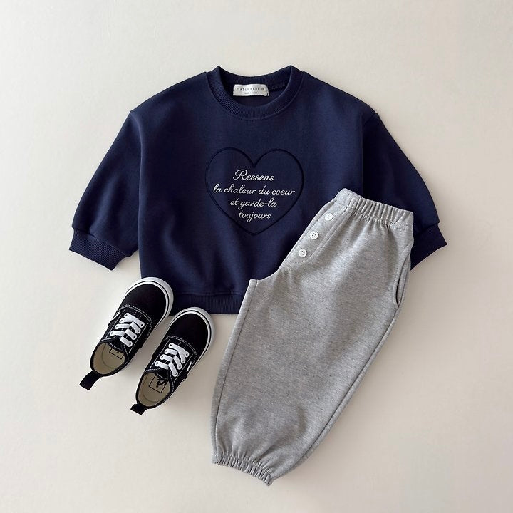 [PRE-ORDER] Heart Embroidered Sweatshirt