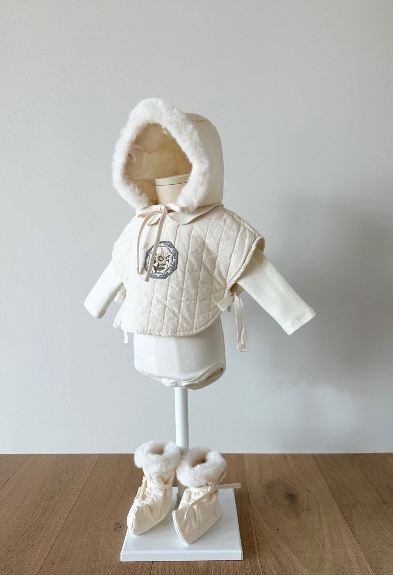 Embroidery hanbok vest [pink]