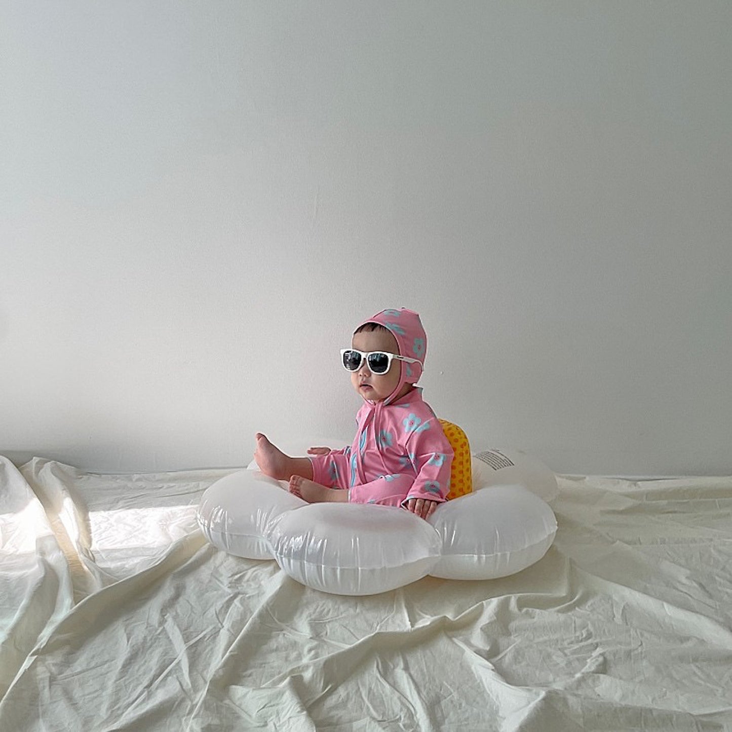 데이지가 떠다닌다