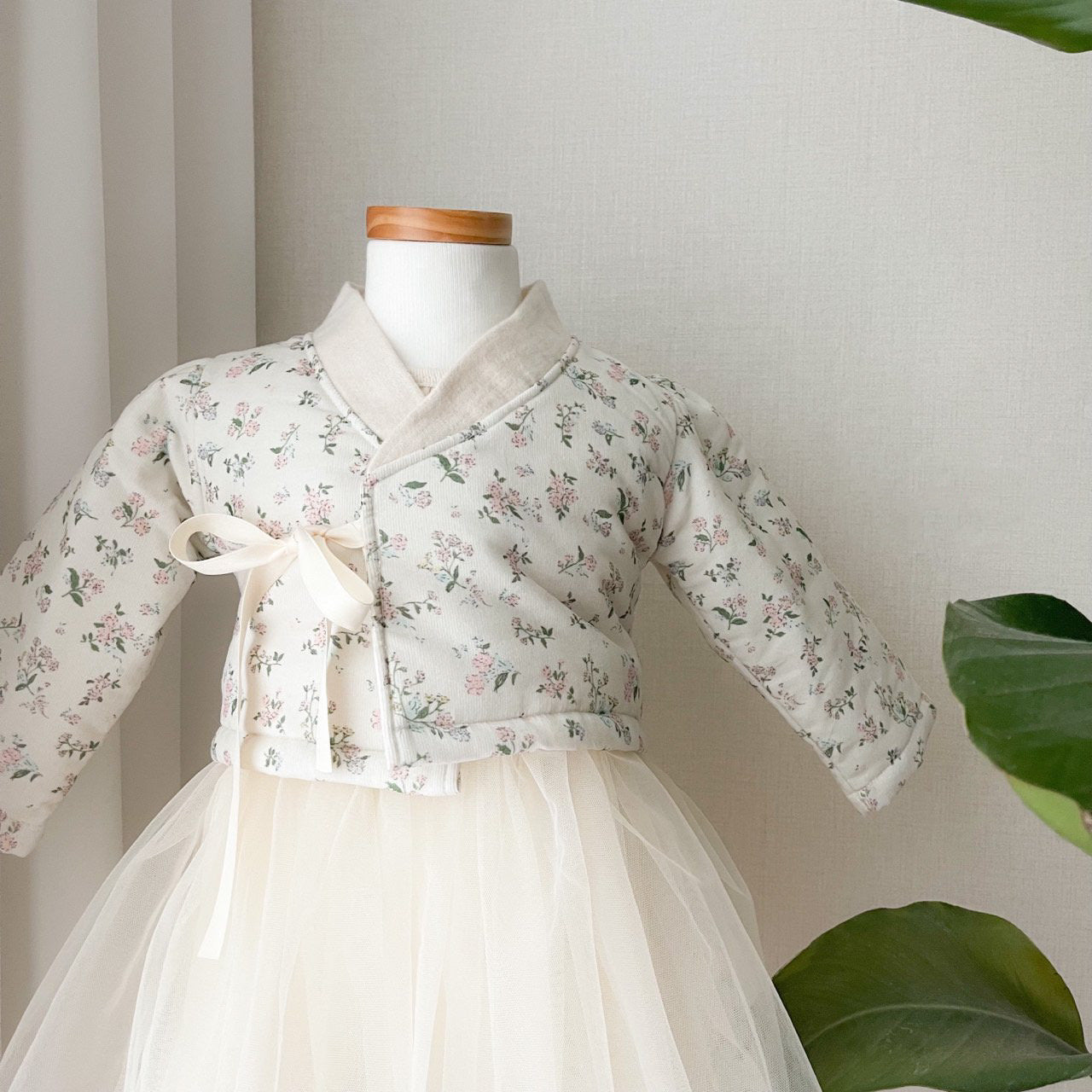 Winter flower hanbok [size S]